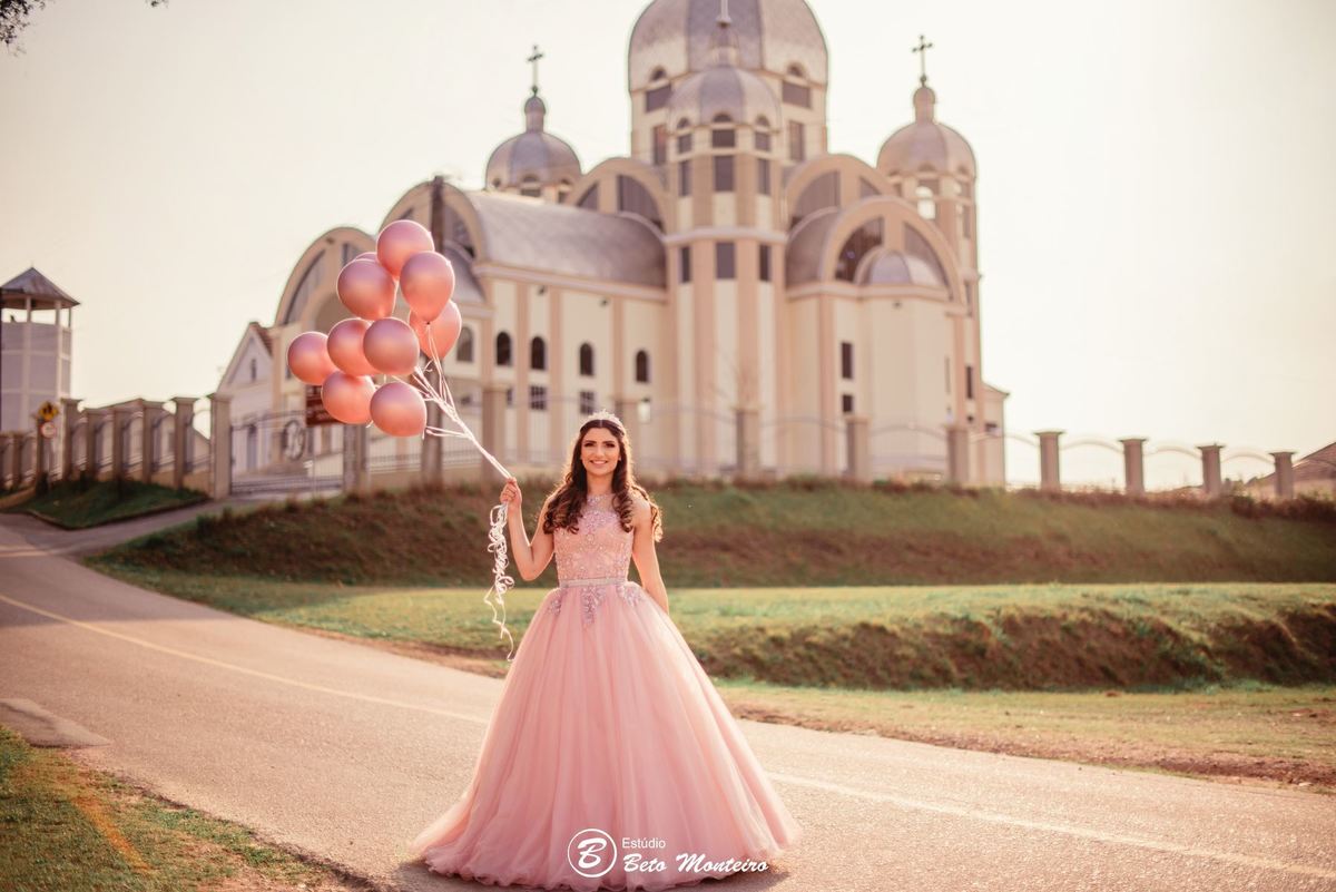 Aniversário de 15 anos - Foto e Filmagem - Debutante - Estúdio Beto Monteiro - Curitiba - fotografo de 15 anos - fotógrafa - sessao de fotos - book de fotos - book de 15 anos - fotografo - chacara ienkot - vestido - júlia - júlia gomes - julia caracanha