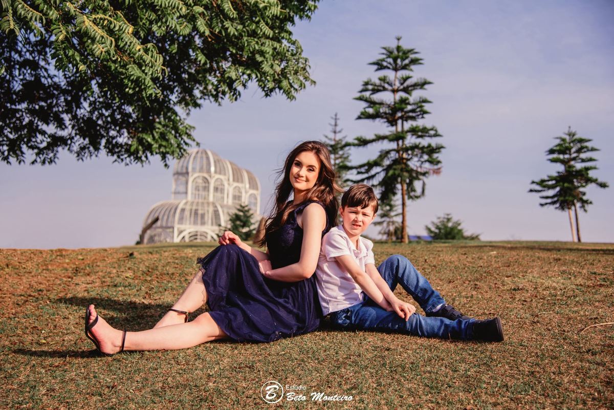 Aniversário de 15 anos - Foto e Filmagem - Debutante - Estúdio Beto Monteiro - Curitiba - fotografo de 15 anos - Jardim Botânico - book de fotos - book de 15 anos - book de 15 anos externo - fotografo - Mariana - book dos 15 - estúdio - fotógrafa