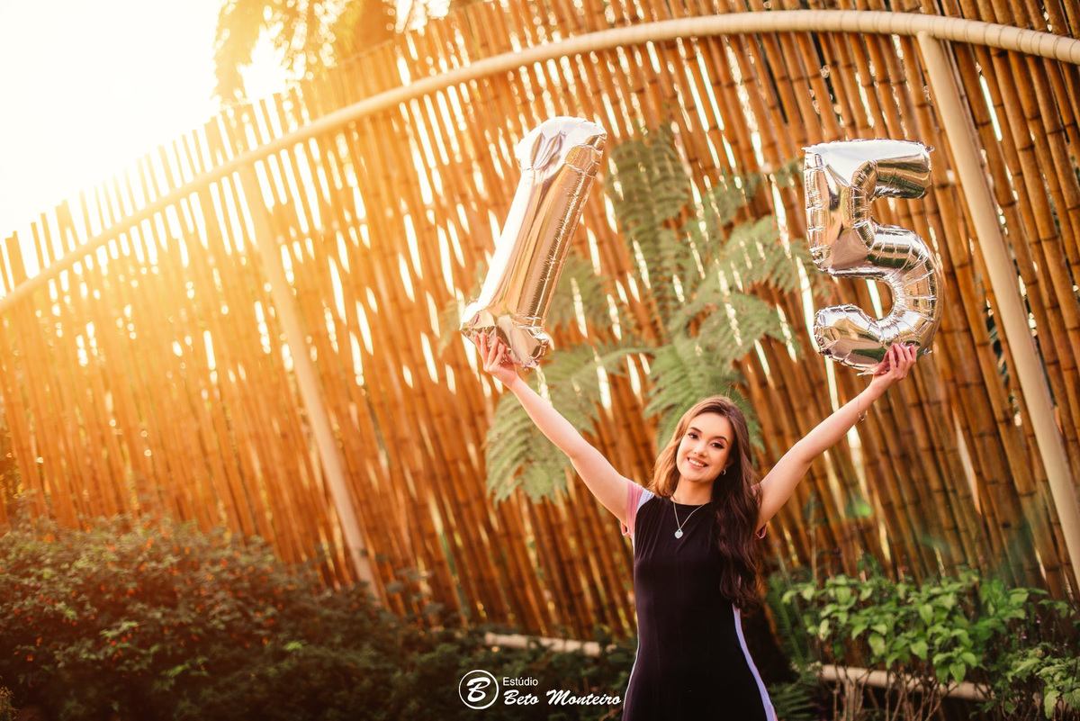 Aniversário de 15 anos - Foto e Filmagem - Debutante - Estúdio Beto Monteiro - Curitiba - fotografo de 15 anos - Jardim Botânico - book de fotos - book de 15 anos - book de 15 anos externo - fotografo - Mariana - book dos 15 - estúdio - fotógrafa