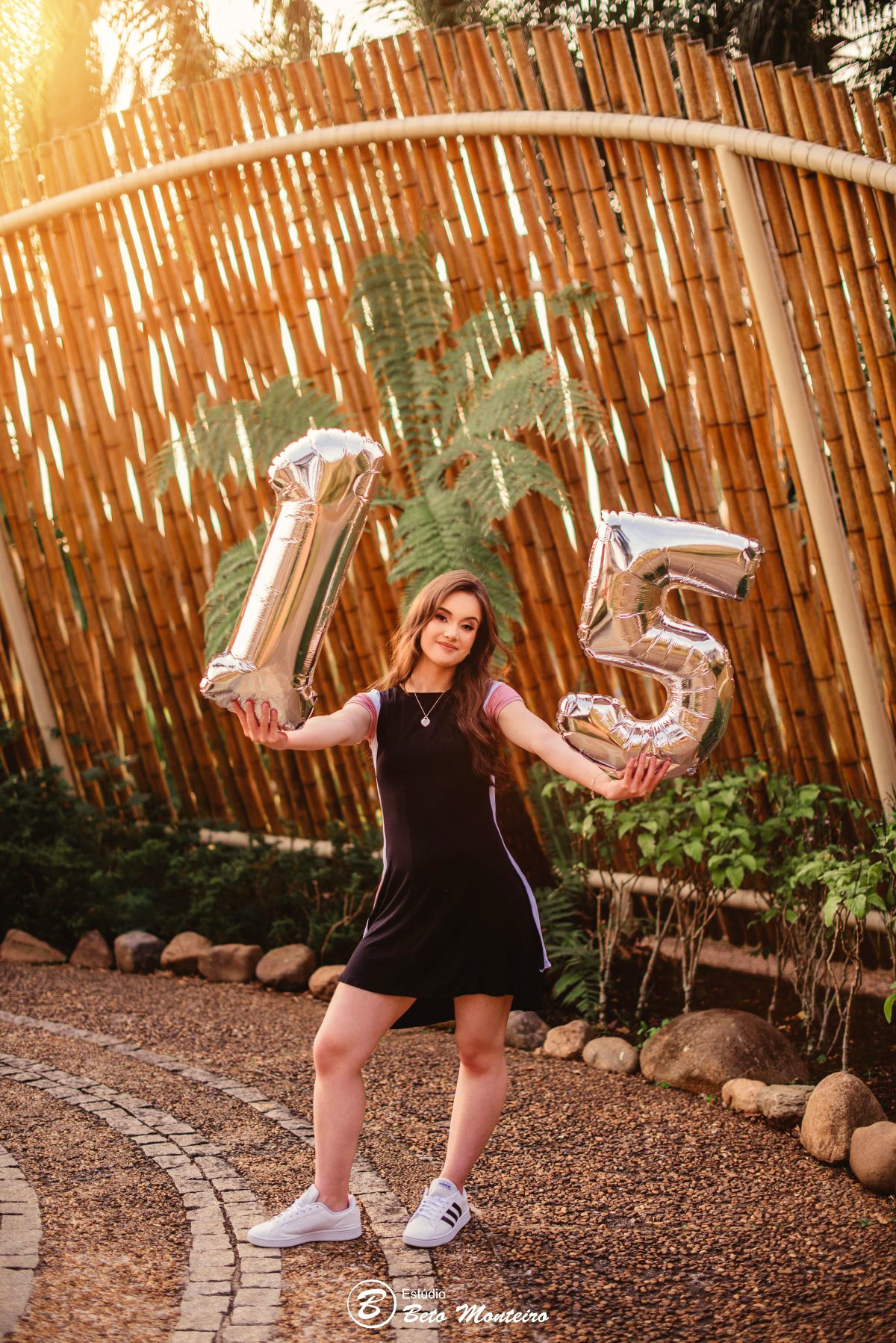 Aniversário de 15 anos - Foto e Filmagem - Debutante - Estúdio Beto Monteiro - Curitiba - fotografo de 15 anos - Jardim Botânico - book de fotos - book de 15 anos - book de 15 anos externo - fotografo - Mariana - book dos 15 - estúdio - fotógrafa