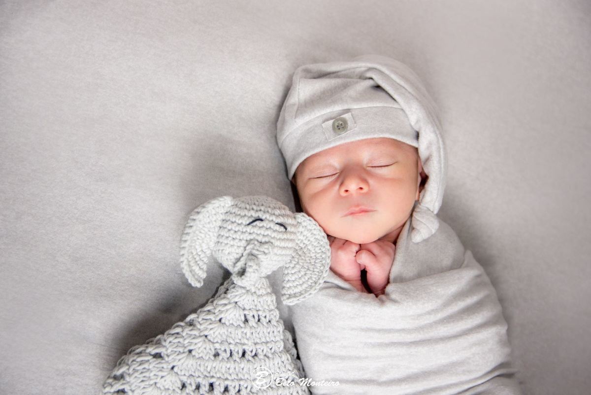 Book fotográfico New Born - Book de fotos - Book New Born - book newborn - Book de Recém-nascido - Book de Bebê - newborn menino - Estúdio Beto Monteiro - Curitiba - Caio Eduardo - Juliana