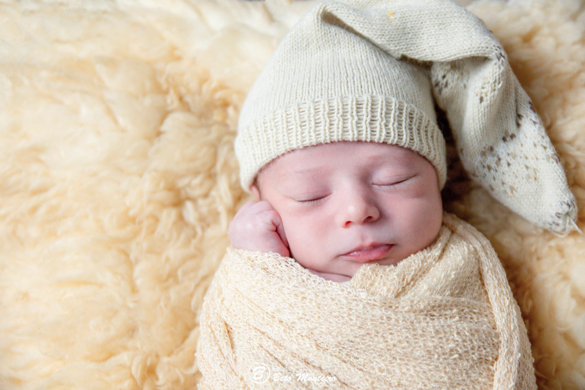 Book fotográfico New Born - Book de fotos - Book New Born - book newborn - Book de Recém-nascido - Book de Bebê - newborn menino - Estúdio Beto Monteiro - Curitiba - Caio Eduardo - Juliana