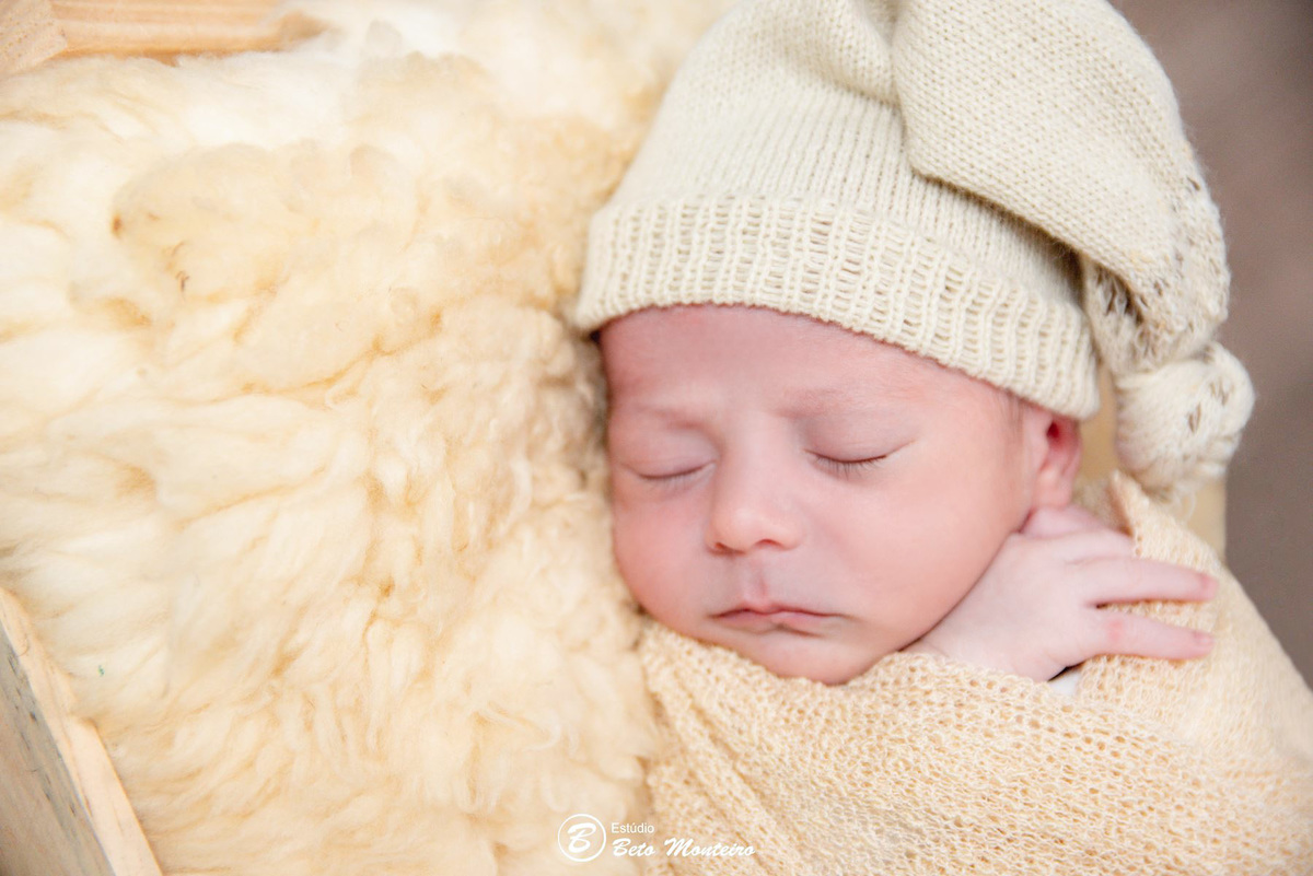Book fotográfico New Born - Book de fotos - Book New Born - book newborn - Book de Recém-nascido - Book de Bebê - newborn menino - Estúdio Beto Monteiro - Curitiba - Caio Eduardo - Juliana