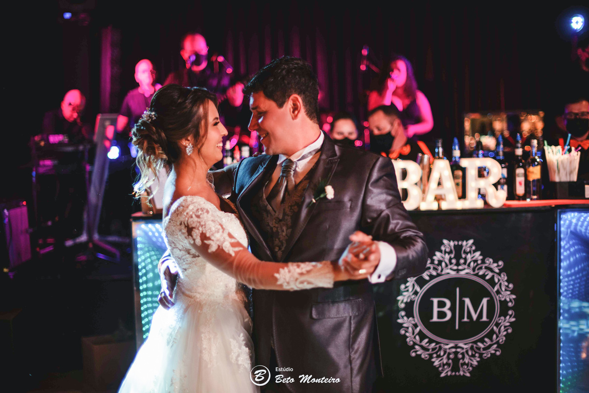 fotografo de casamento - videos de casamento - filmagem - casamento - cinegrafista - filmmaker - wedding - produtora - curitiba - estudio beto monteiro - casal - pre wedding - beatriz e marcos - Igreja Bom Jesus do Cabral - Indra Catering - CA eventos