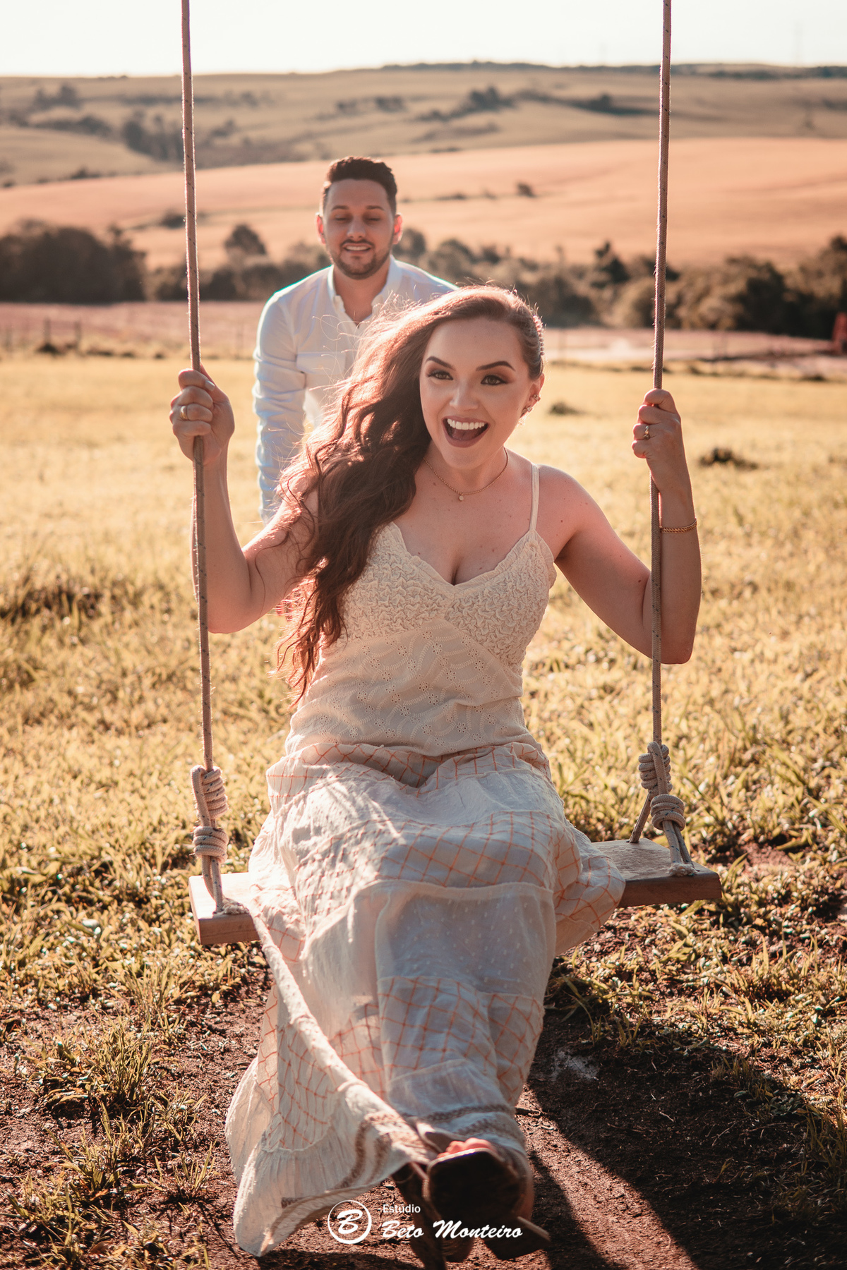 fotografo de casamento - videos de casamento - filmagem - casamento - cinegrafista - filmmaker - wedding - produtora - curitiba - estudio beto monteiro - casal - pre wedding - millena e anderson - plantação trigo - espaço do campo - por do sol - cachoeira