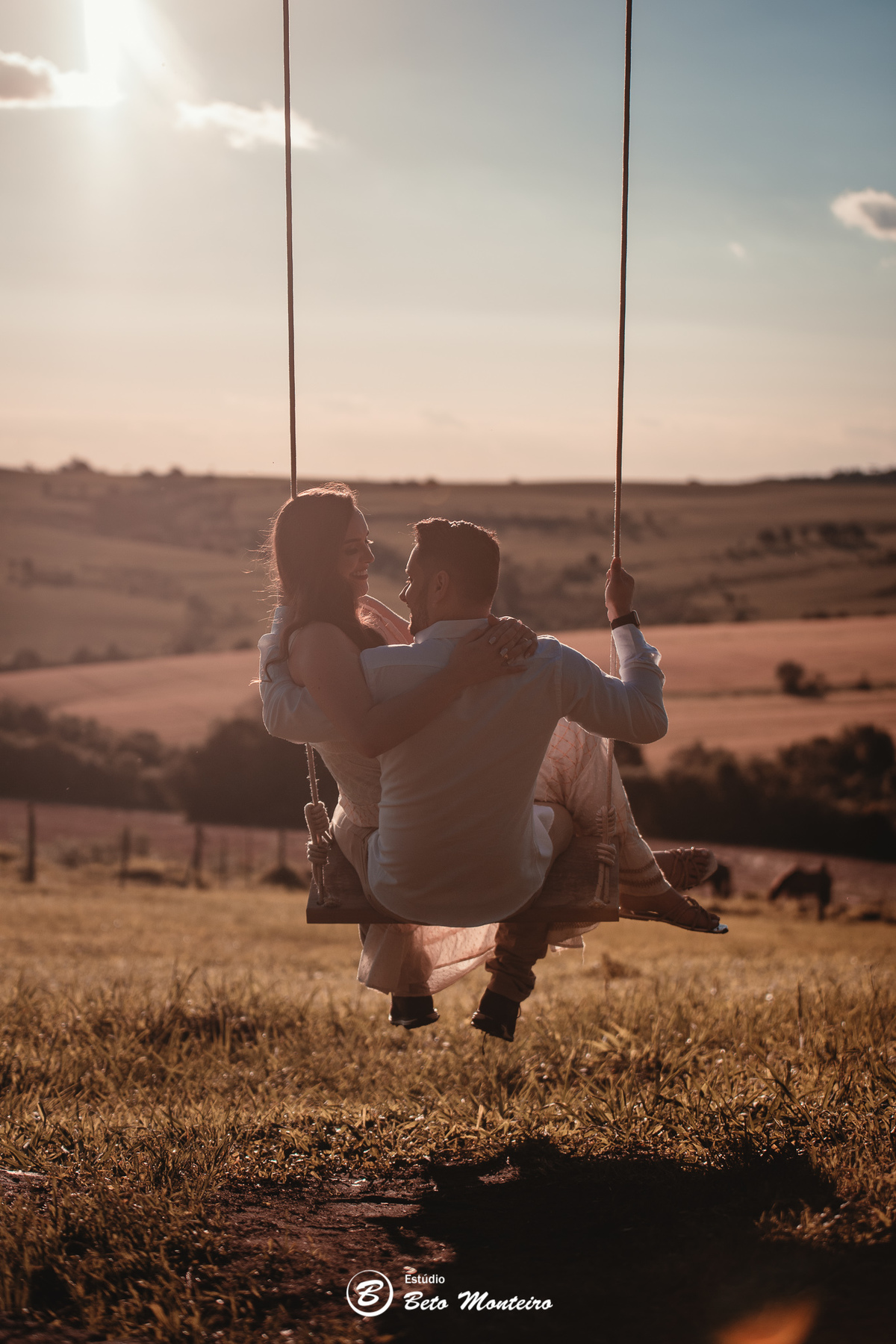 fotografo de casamento - videos de casamento - filmagem - casamento - cinegrafista - filmmaker - wedding - produtora - curitiba - estudio beto monteiro - casal - pre wedding - millena e anderson - plantação trigo - espaço do campo - por do sol - cachoeira