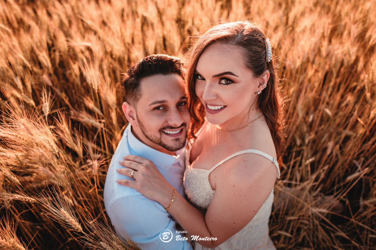 fotografo de casamento - videos de casamento - filmagem - casamento - cinegrafista - filmmaker - wedding - produtora - curitiba - estudio beto monteiro - casal - pre wedding - millena e anderson - plantação trigo - espaço do campo - por do sol - cachoeira