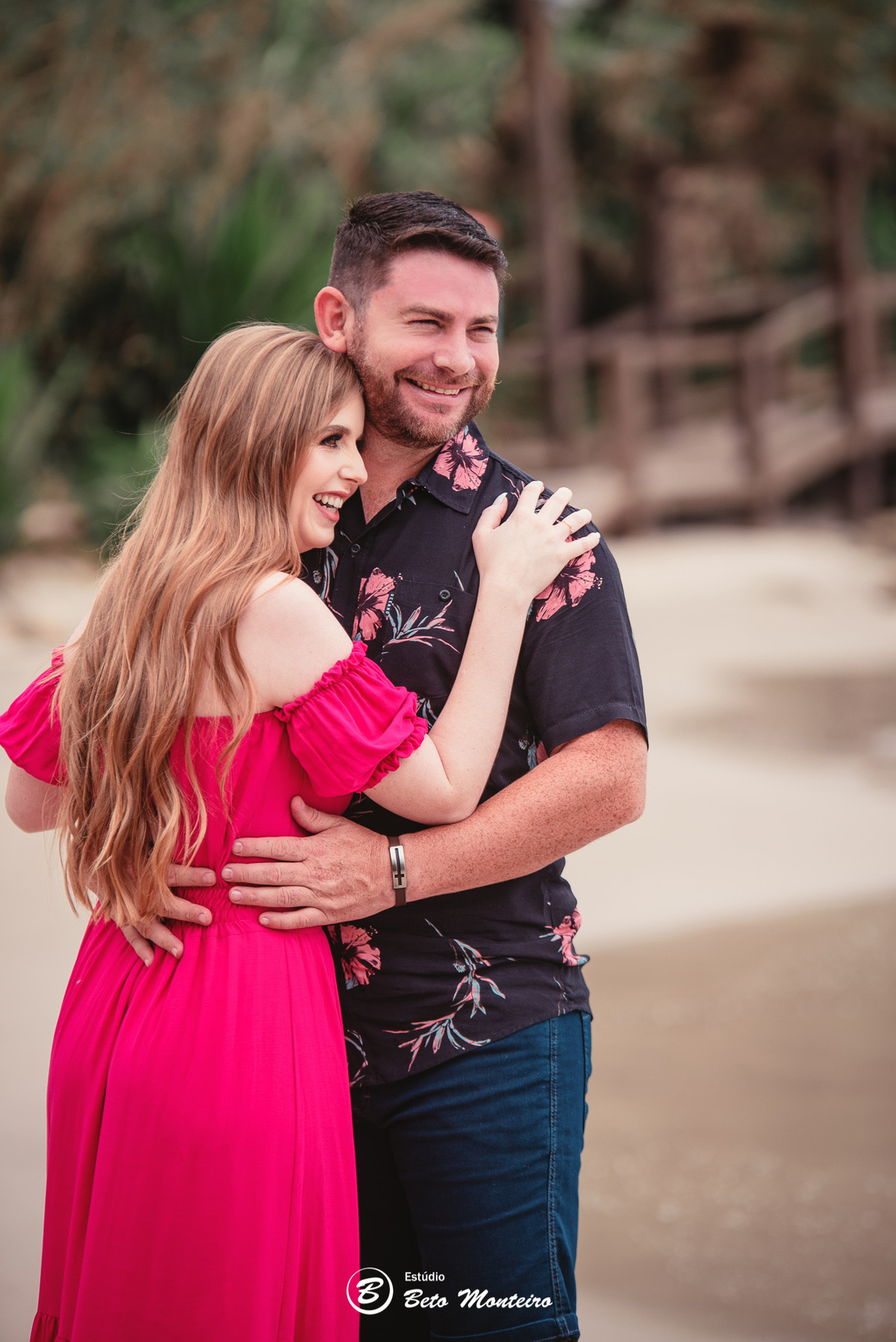 fotografo de casamento - videos de casamento - filmagem - casamento - cinegrafista - filmmaker - wedding - produtora - curitiba - estudio beto monteiro - casal - pre wedding - camila e toni - bombinhas - pet - cachorrinho - praia  - mar - vestido vermelho