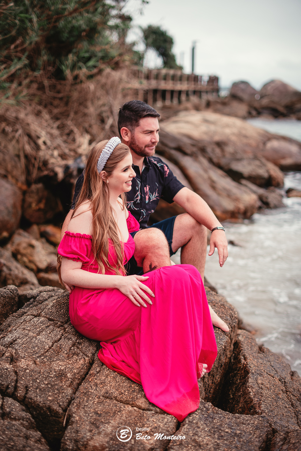 fotografo de casamento - videos de casamento - filmagem - casamento - cinegrafista - filmmaker - wedding - produtora - curitiba - estudio beto monteiro - casal - pre wedding - camila e toni - bombinhas - pet - cachorrinho - praia  - mar - vestido vermelho