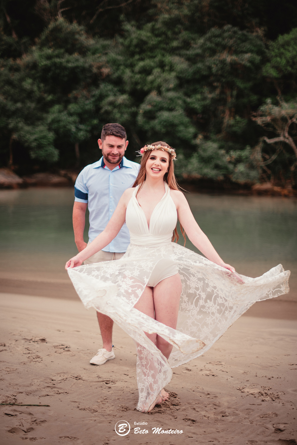 fotografo de casamento - videos de casamento - filmagem - casamento - cinegrafista - filmmaker - wedding - produtora - curitiba - estudio beto monteiro - casal - pre wedding - camila e toni - bombinhas - pet - cachorrinho - praia  - mar - vestido branco