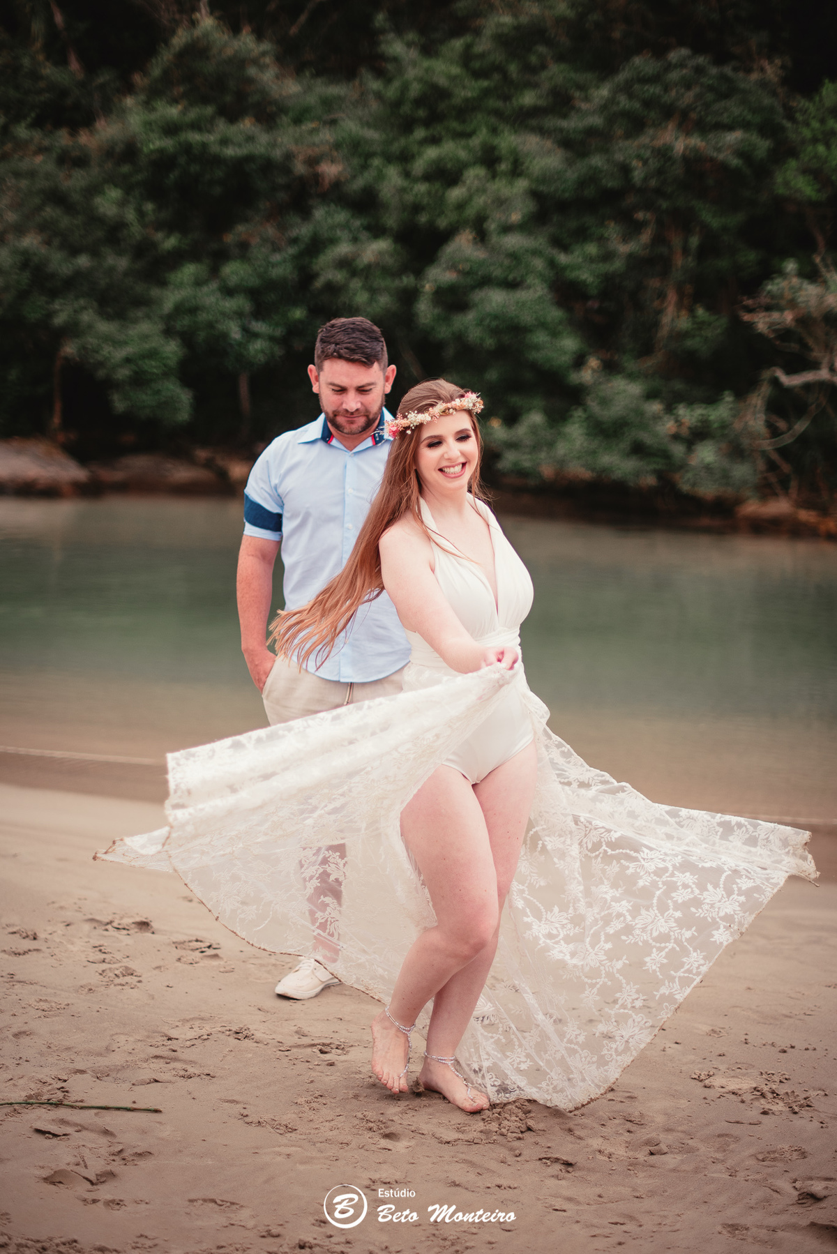 fotografo de casamento - videos de casamento - filmagem - casamento - cinegrafista - filmmaker - wedding - produtora - curitiba - estudio beto monteiro - casal - pre wedding - camila e toni - bombinhas - pet - cachorrinho - praia  - mar - vestido branco