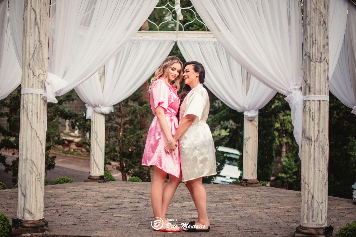 Aniversário de 15 anos - Foto e Filmagem - Debutante - Estúdio Beto Monteiro - Curitiba - fotografo de 15 anos - sessao de fotos - book de fotos - book de 15 anos - fotografo - leticia vieira - castello reale - pedro aquino - soul - vestido vermelho