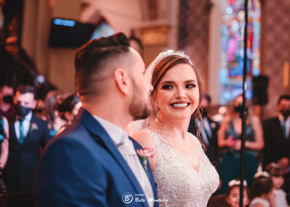 fotografo de casamento - videos de casamento - filmagem - casamento - cinegrafista - filmmaker - wedding - produtora - curitiba - estudio beto monteiro - casal - pre wedding - millena e anderson - garibaldi - catedral - melissa campano - mari cerimonial