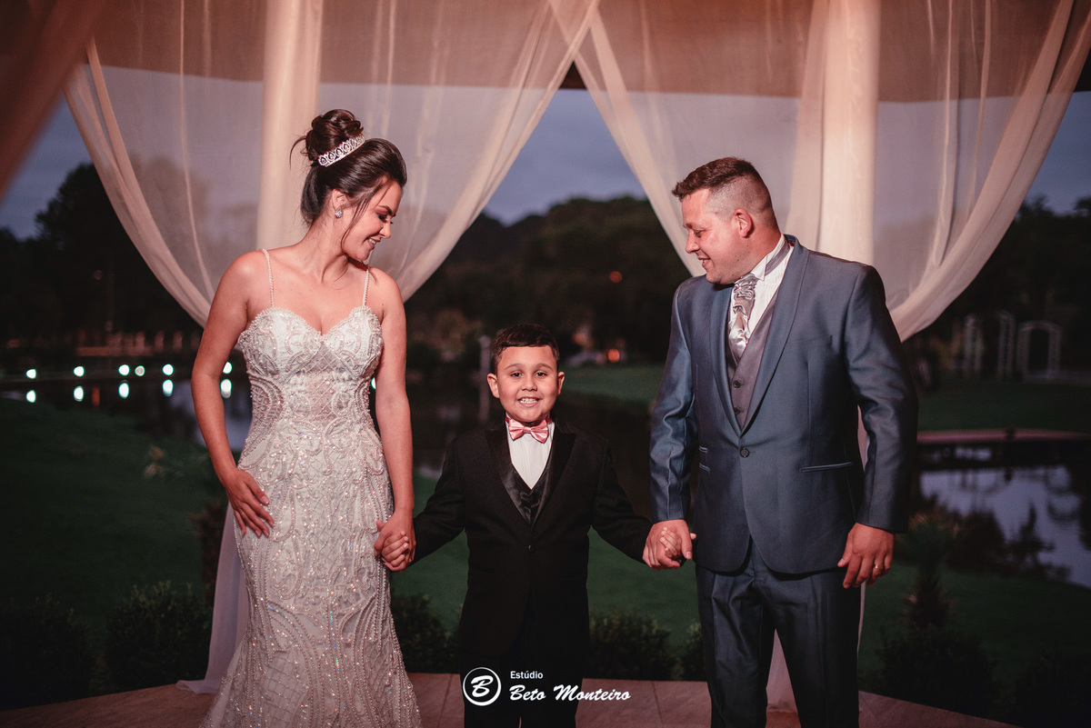 fotografo de casamento - videos de casamento - filmagem - casamento - cinegrafista - filmmaker - wedding - produtora - curitiba - estudio beto monteiro - casal - pre wedding - franciele e jefferson - fran - chacara ienkot - igreja ucraniana - pamela dell