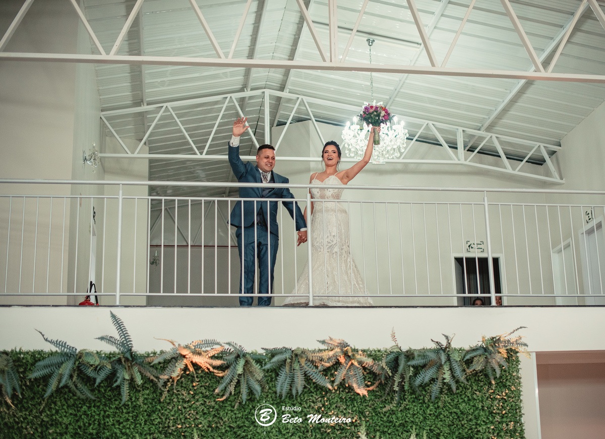 fotografo de casamento - videos de casamento - filmagem - casamento - cinegrafista - filmmaker - wedding - produtora - curitiba - estudio beto monteiro - casal - pre wedding - franciele e jefferson - fran - chacara ienkot - igreja ucraniana - pamela dell