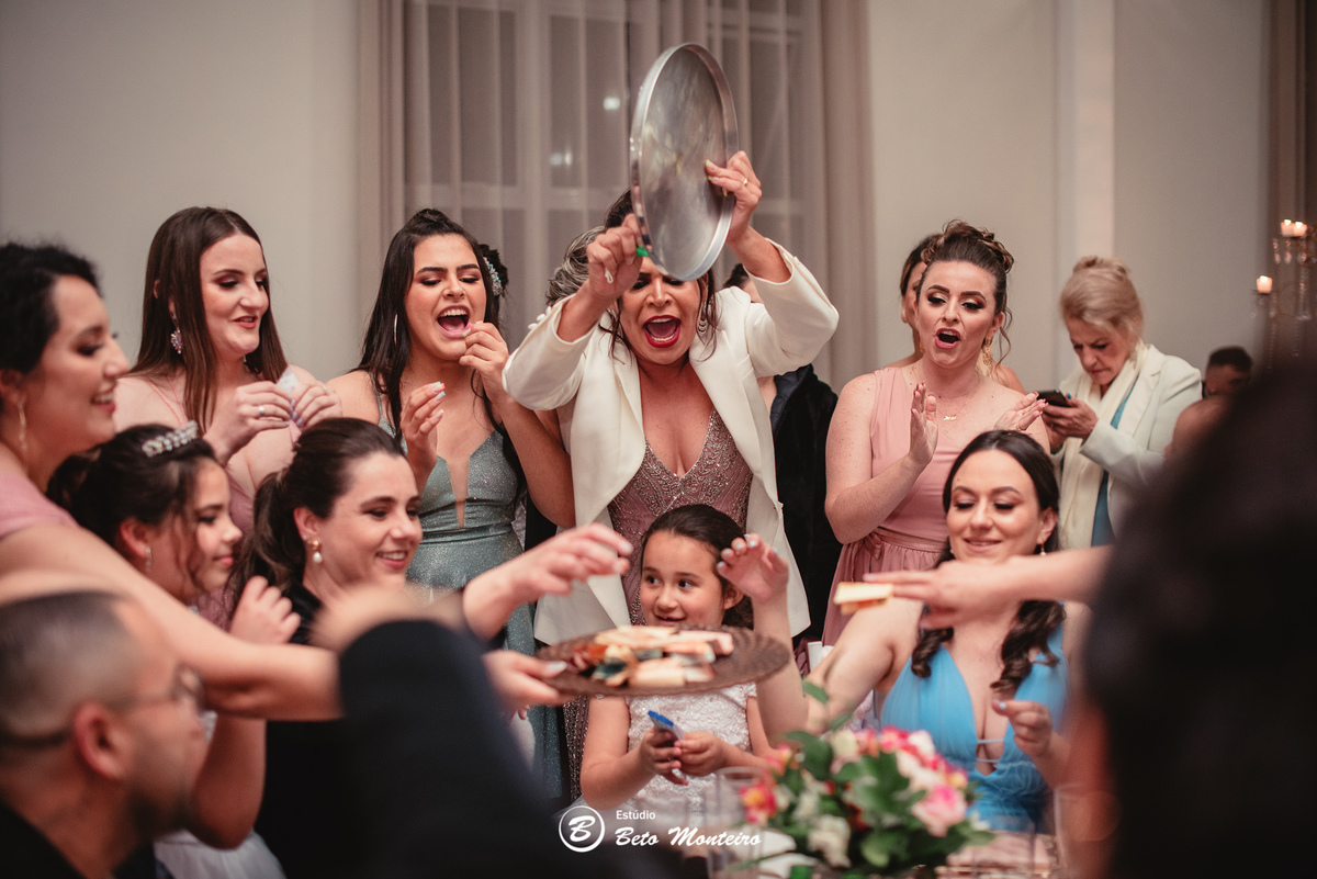 fotografo de casamento - videos de casamento - filmagem - casamento - cinegrafista - filmmaker - wedding - produtora - curitiba - estudio beto monteiro - casal - pre wedding - franciele e jefferson - fran - chacara ienkot - igreja ucraniana - pamela dell