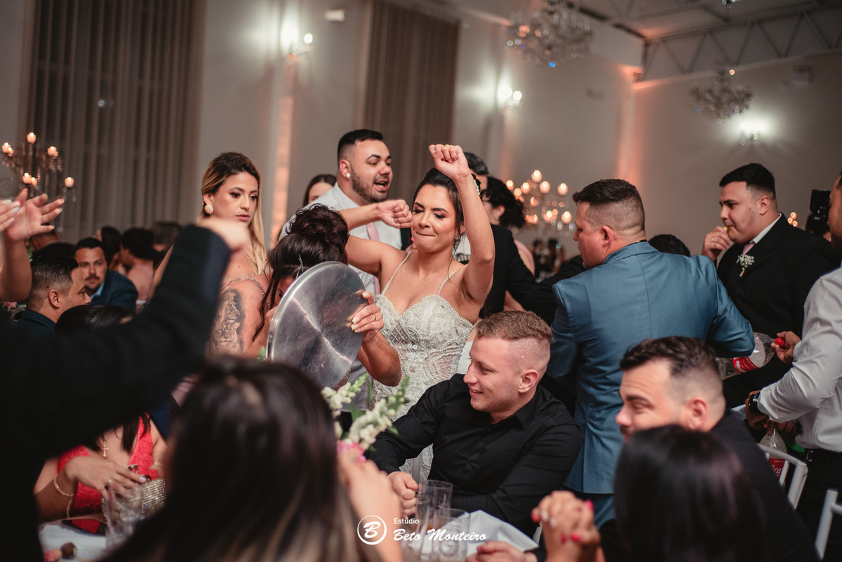 fotografo de casamento - videos de casamento - filmagem - casamento - cinegrafista - filmmaker - wedding - produtora - curitiba - estudio beto monteiro - casal - pre wedding - franciele e jefferson - fran - chacara ienkot - igreja ucraniana - pamela dell