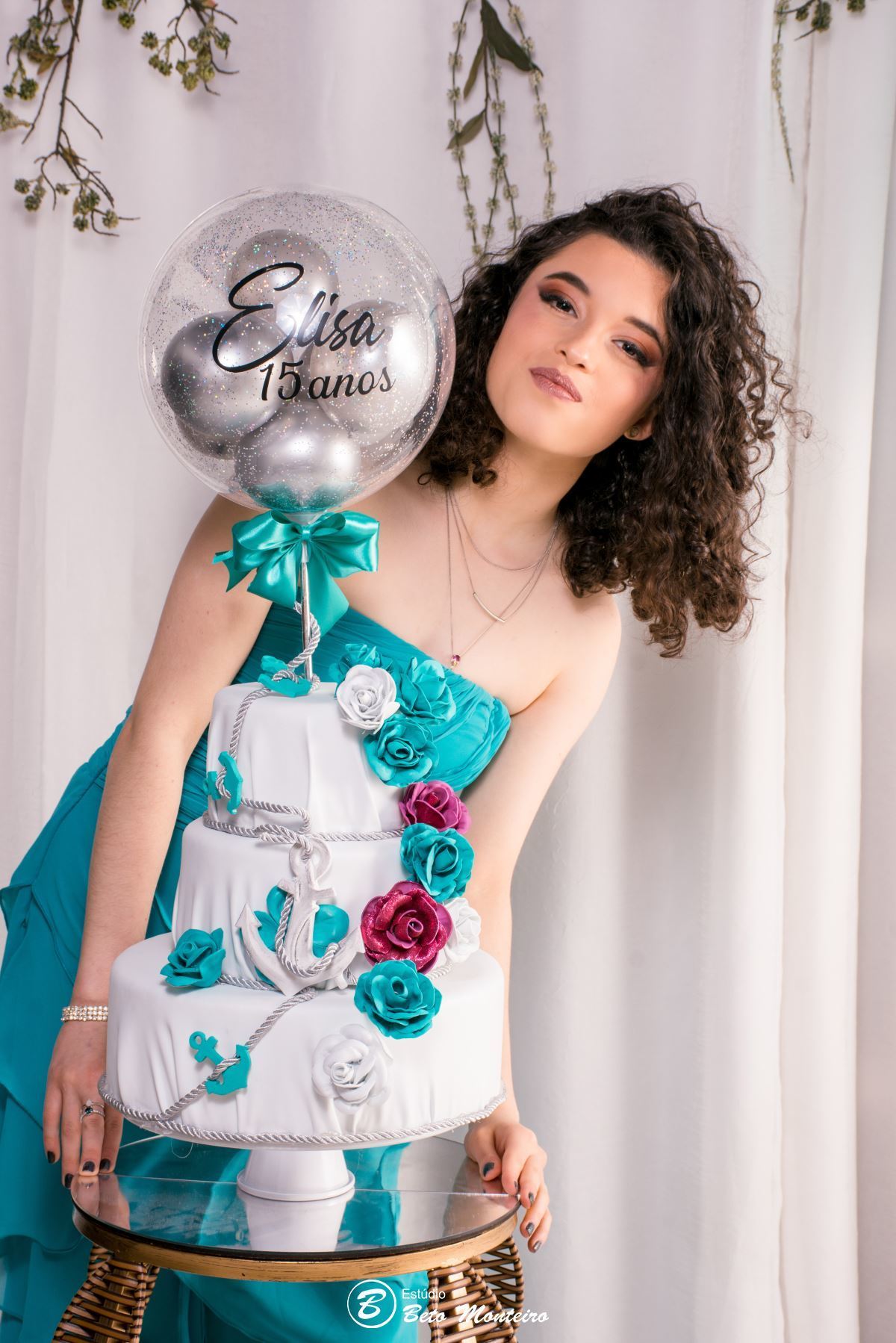 Aniversário de 15 anos - Foto e Filmagem - Debutante - Estúdio Beto Monteiro - Curitiba - fotografo de 15 anos - Jardim Botânico - book de fotos - book de 15 anos - fotografo - Elisa - book dos 15 - estúdio - fotógrafa - book interno