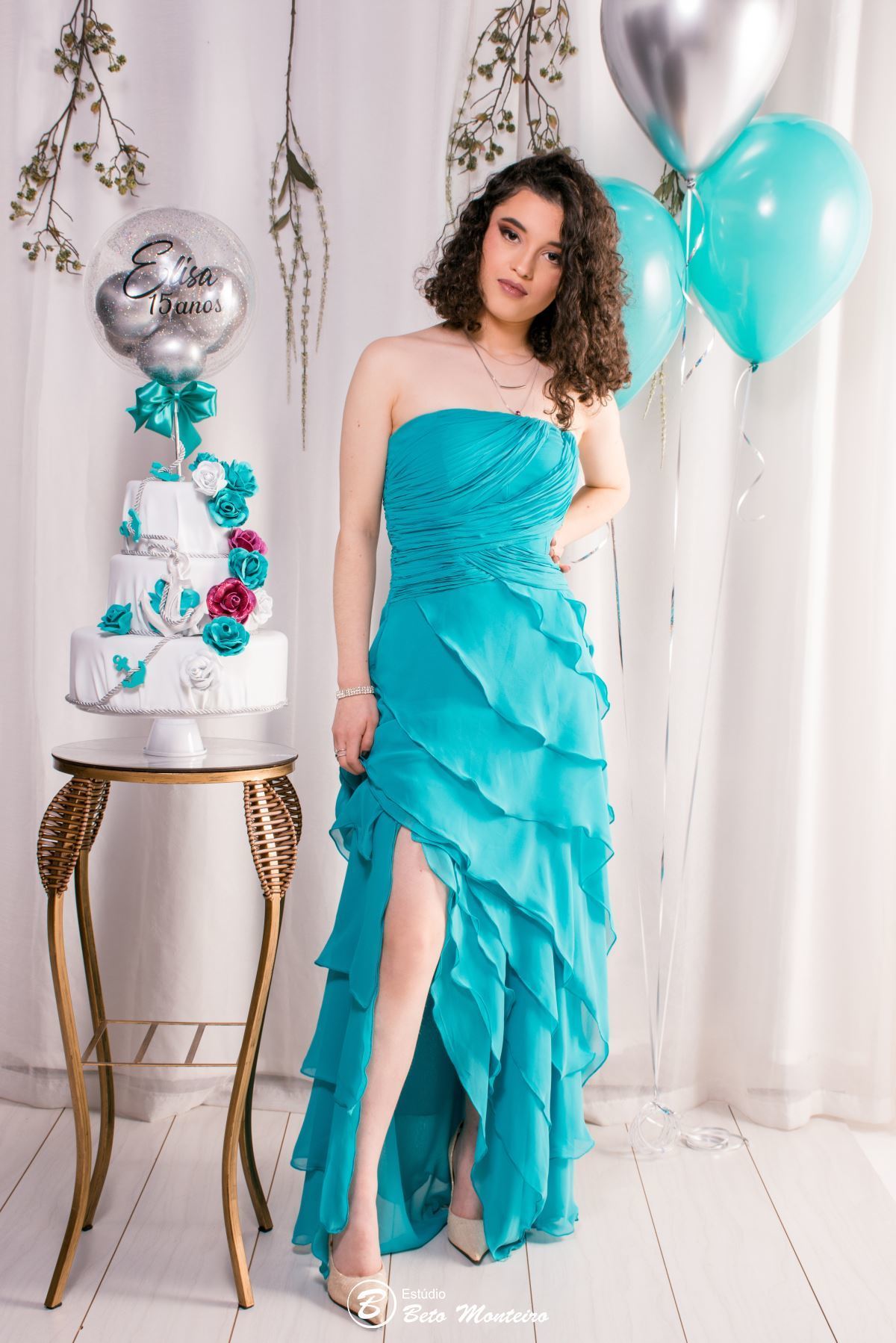 Aniversário de 15 anos - Foto e Filmagem - Debutante - Estúdio Beto Monteiro - Curitiba - fotografo de 15 anos - Jardim Botânico - book de fotos - book de 15 anos - fotografo - Elisa - book dos 15 - estúdio - fotógrafa - book interno