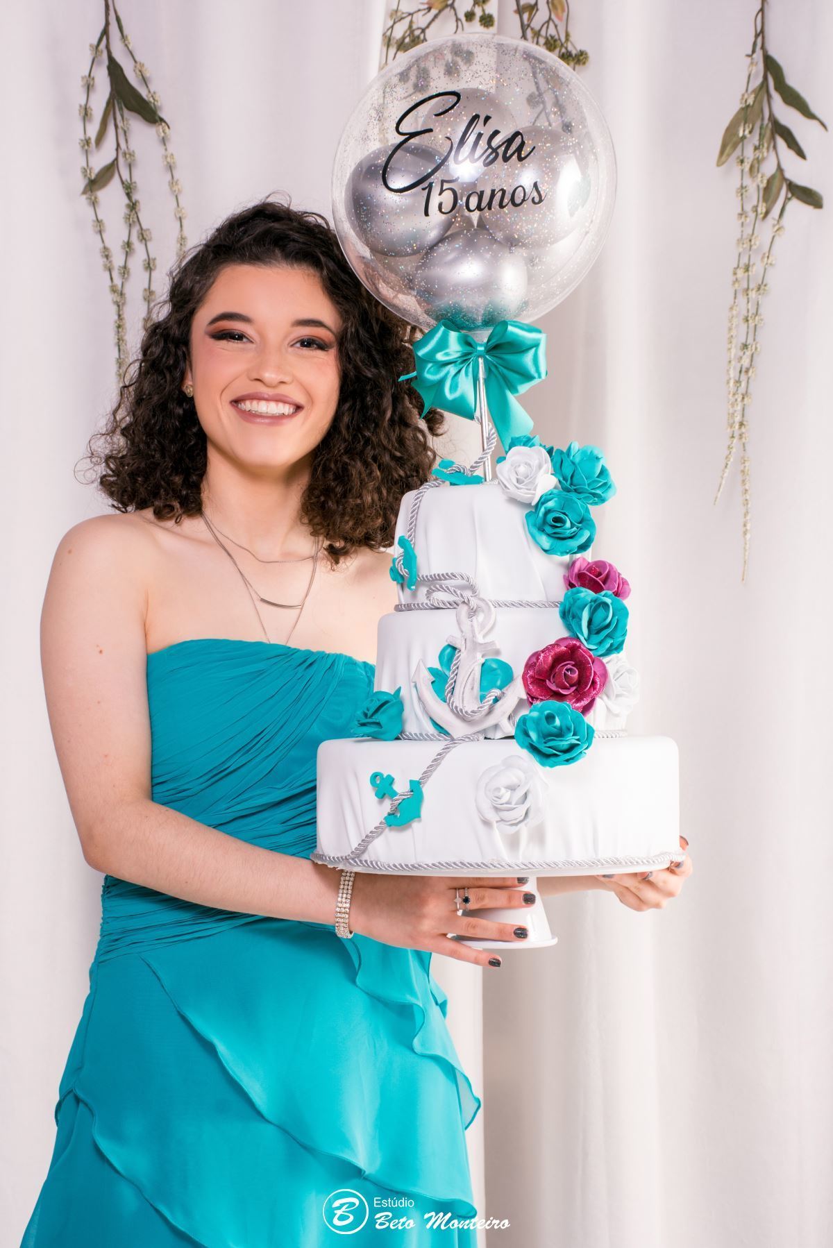 Aniversário de 15 anos - Foto e Filmagem - Debutante - Estúdio Beto Monteiro - Curitiba - fotografo de 15 anos - Jardim Botânico - book de fotos - book de 15 anos - fotografo - Elisa - book dos 15 - estúdio - fotógrafa - book interno