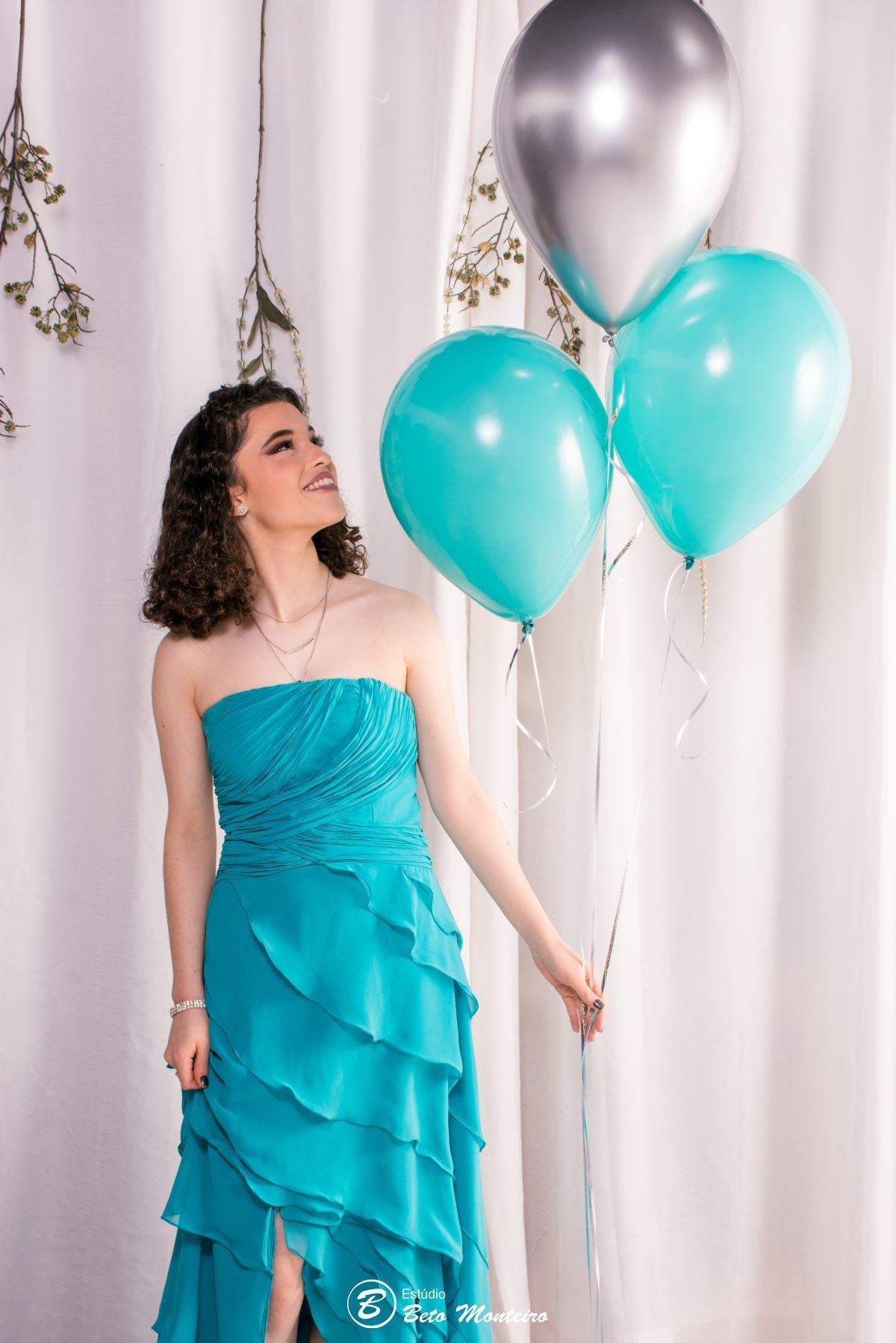 Aniversário de 15 anos - Foto e Filmagem - Debutante - Estúdio Beto Monteiro - Curitiba - fotografo de 15 anos - Jardim Botânico - book de fotos - book de 15 anos - fotografo - Elisa - book dos 15 - estúdio - fotógrafa - book interno