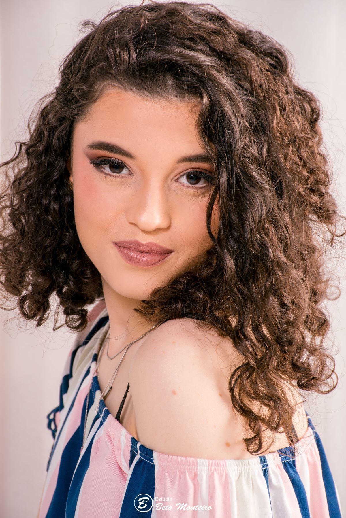 Aniversário de 15 anos - Foto e Filmagem - Debutante - Estúdio Beto Monteiro - Curitiba - fotografo de 15 anos - Jardim Botânico - book de fotos - book de 15 anos - fotografo - Elisa - book dos 15 - estúdio - fotógrafa - book interno