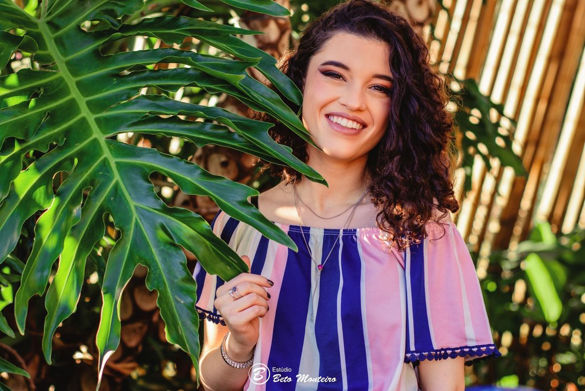 Aniversário de 15 anos - Foto e Filmagem - Debutante - Estúdio Beto Monteiro - Curitiba - fotografo de 15 anos - Jardim Botânico - book de fotos - book de 15 anos - fotografo - Elisa - book dos 15 - estúdio - fotógrafa - book interno