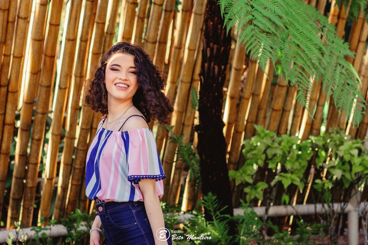 Aniversário de 15 anos - Foto e Filmagem - Debutante - Estúdio Beto Monteiro - Curitiba - fotografo de 15 anos - Jardim Botânico - book de fotos - book de 15 anos - fotografo - Elisa - book dos 15 - estúdio - fotógrafa - book interno