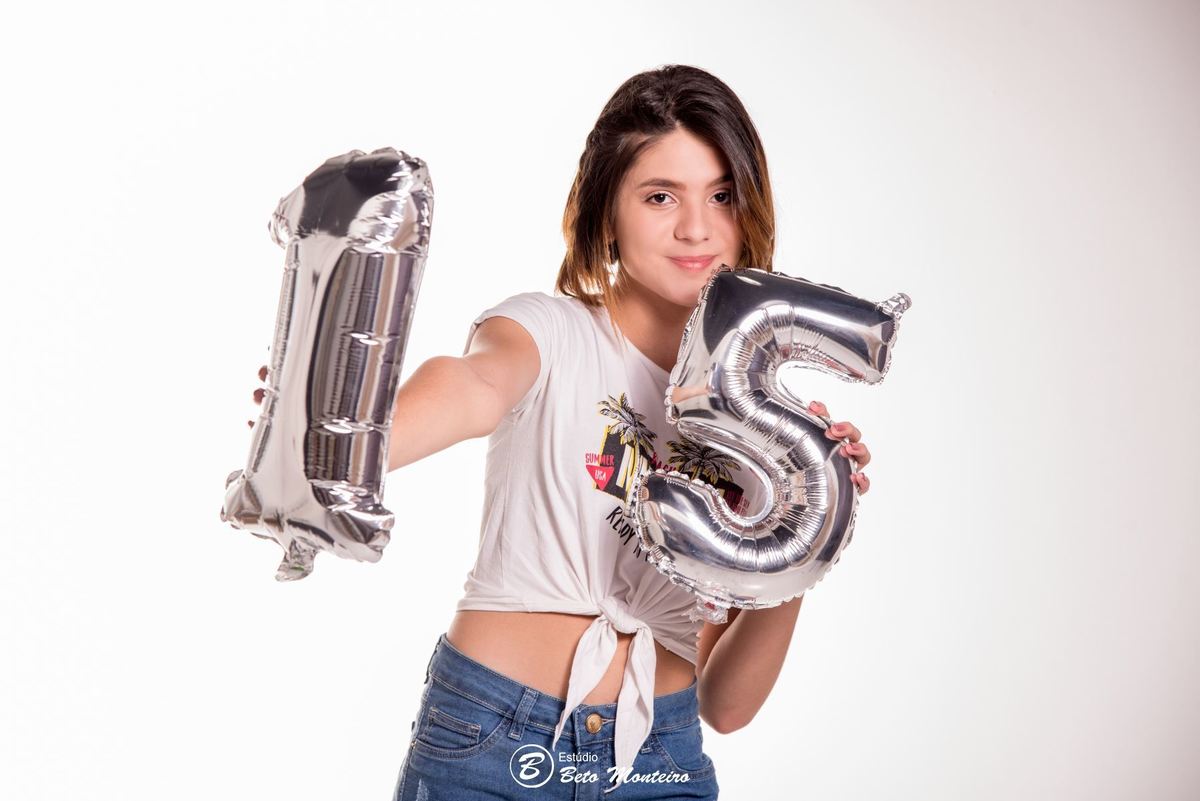 Aniversário de 15 anos - Foto e Filmagem - Debutante - Estúdio Beto Monteiro - Curitiba - fotografo de 15 anos - sessão de fotos - book de fotos - book de 15 anos - book de 15 anos em estúdio - fotografo - ludmilla - book dos 15 - estúdio - fotógrafa