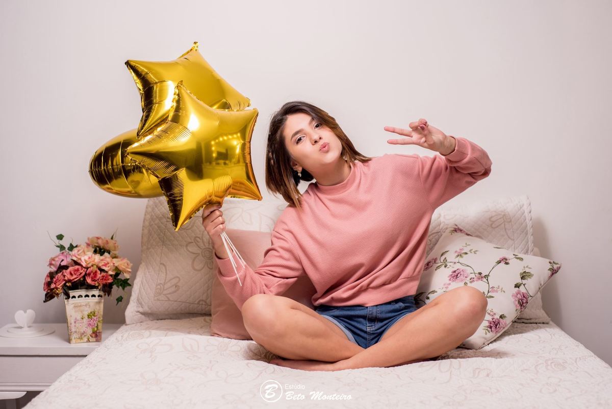 Aniversário de 15 anos - Foto e Filmagem - Debutante - Estúdio Beto Monteiro - Curitiba - fotografo de 15 anos - sessão de fotos - book de fotos - book de 15 anos - book de 15 anos em estúdio - fotografo - ludmilla - book dos 15 - estúdio - fotógrafa