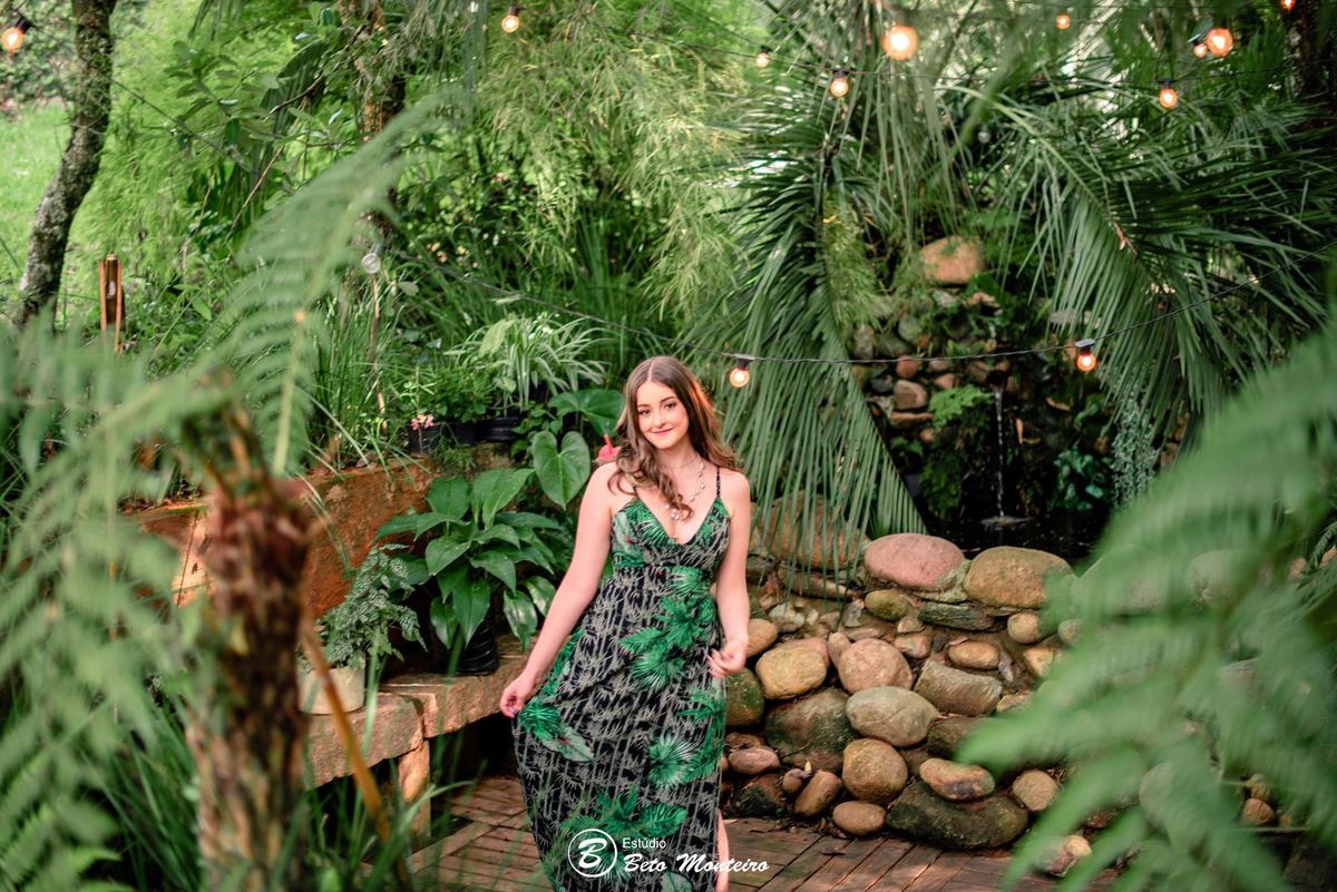 Aniversário de 15 anos - Foto e Filmagem - Debutante - Estúdio Beto Monteiro - Curitiba - fotografo de 15 anos - fotógrafa - sessao de fotos - book de fotos - book de 15 anos - fotografo - chácara happy ranch - vestido - Ellen