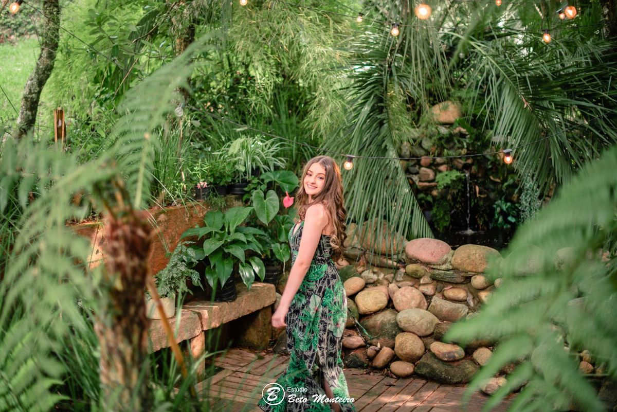 Aniversário de 15 anos - Foto e Filmagem - Debutante - Estúdio Beto Monteiro - Curitiba - fotografo de 15 anos - fotógrafa - sessao de fotos - book de fotos - book de 15 anos - fotografo - chácara happy ranch - vestido - Ellen