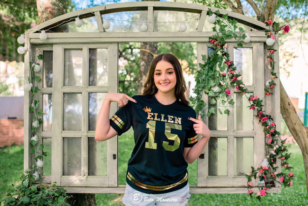 Aniversário de 15 anos - Foto e Filmagem - Debutante - Estúdio Beto Monteiro - Curitiba - fotografo de 15 anos - fotógrafa - sessao de fotos - book de fotos - book de 15 anos - fotografo - chácara happy ranch - vestido - Ellen