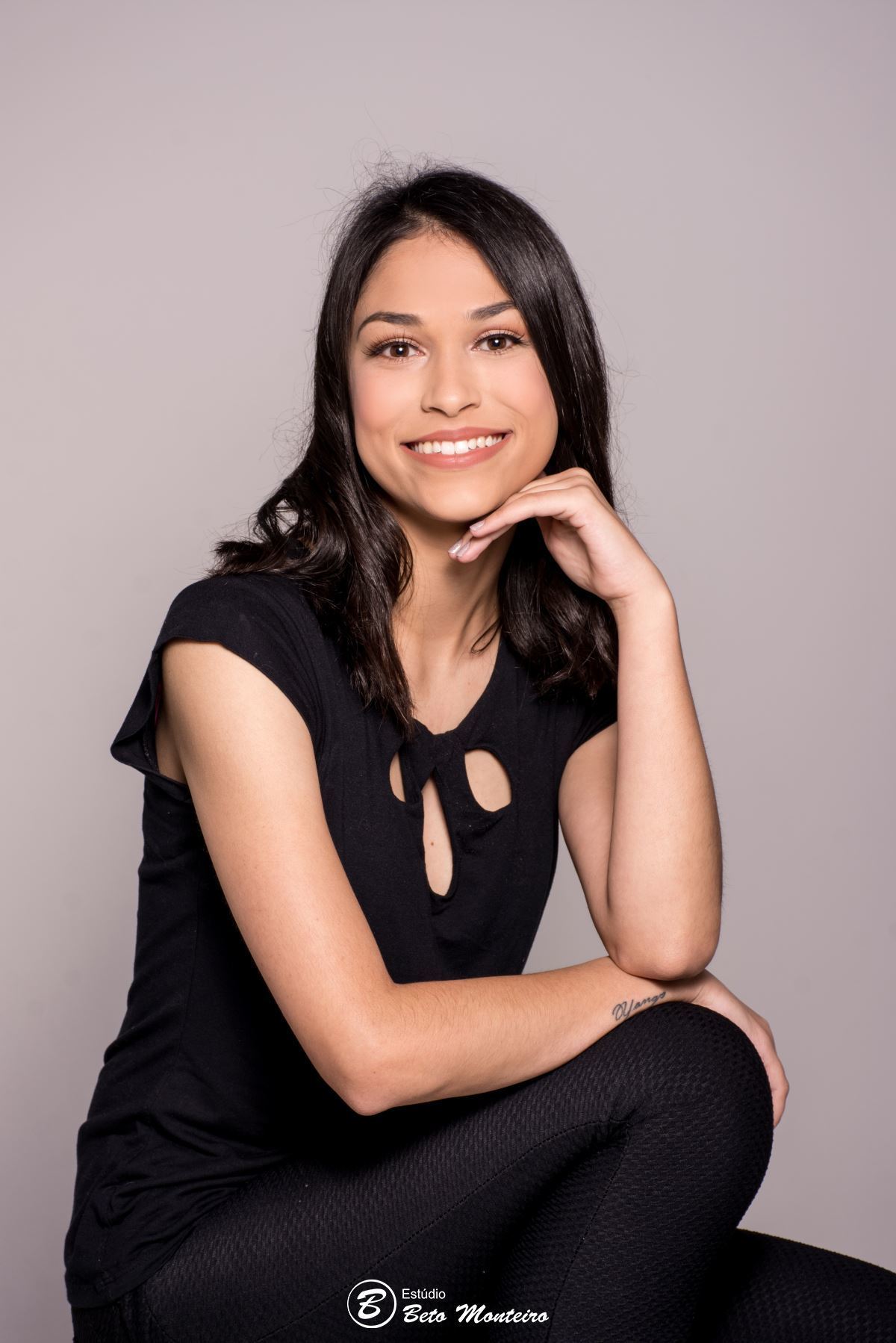 book feminino - book formanda - sessão de formatura - book formanda em estúdio - larissa prado - enfermagem - sessão de enfermagem - formatura de enfermagem - book formandos curitiba - faculdade - universidade - utp