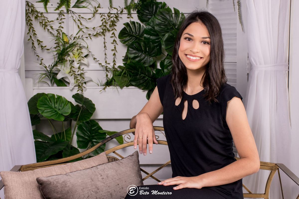 book feminino - book formanda - sessão de formatura - book formanda em estúdio - larissa prado - enfermagem - sessão de enfermagem - formatura de enfermagem - book formandos curitiba - faculdade - universidade - utp