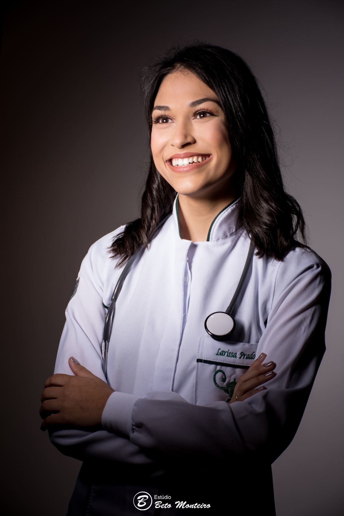 book feminino - book formanda - sessão de formatura - book formanda em estúdio - larissa prado - enfermagem - sessão de enfermagem - formatura de enfermagem - book formandos curitiba - faculdade - universidade - utp