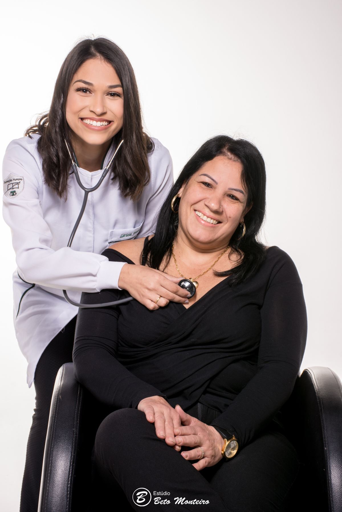 book feminino - book formanda - sessão de formatura - book formanda em estúdio - larissa prado - enfermagem - sessão de enfermagem - formatura de enfermagem - book formandos curitiba - faculdade - universidade - utp