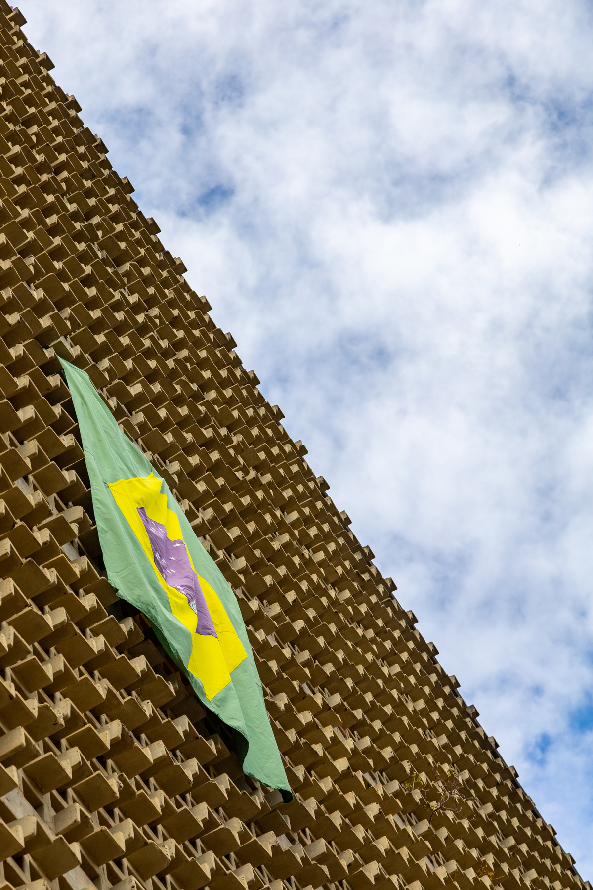 Arquitetura brutalista da residencial da quadra 206 norte em Brasília