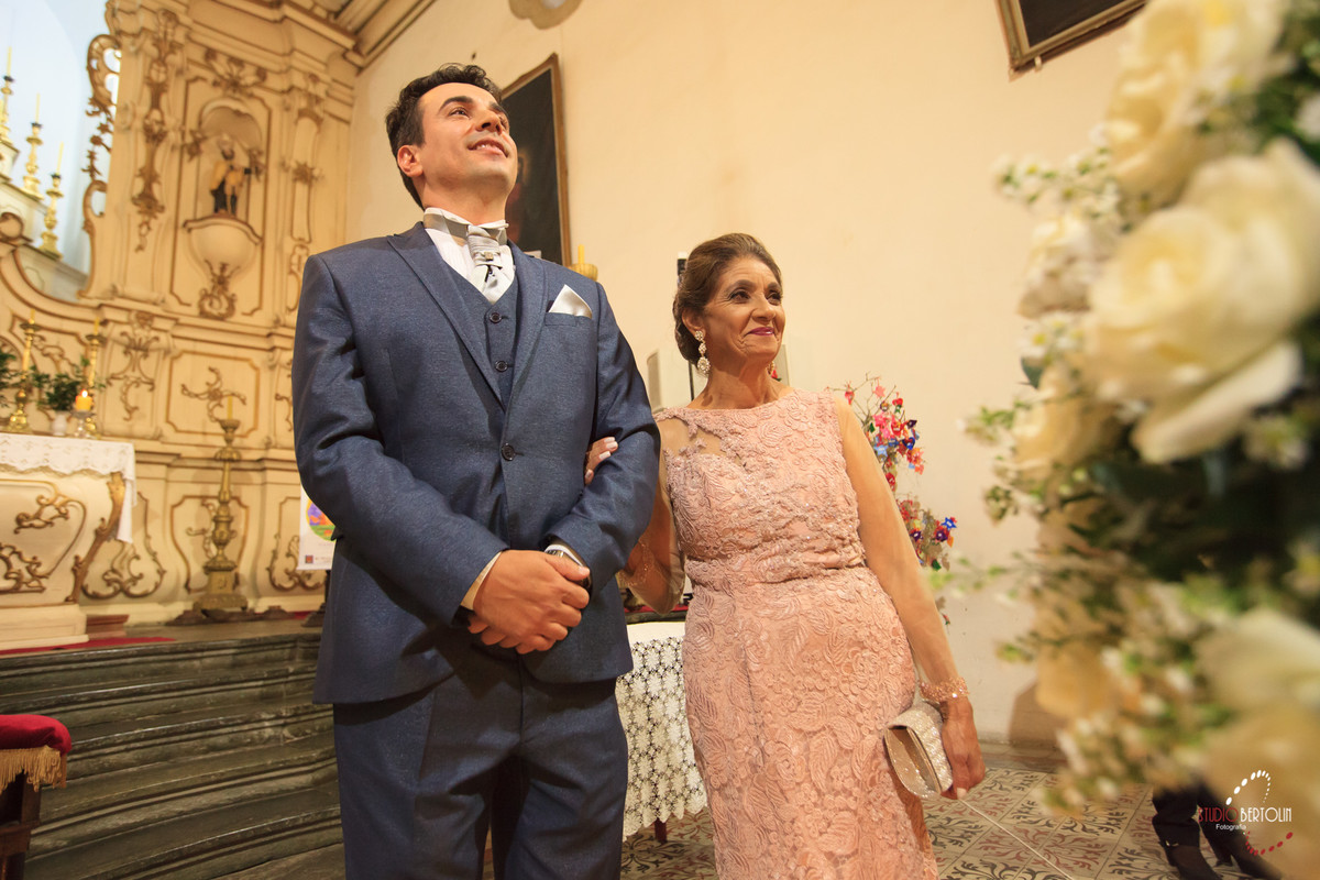 noivo a espera da noiva