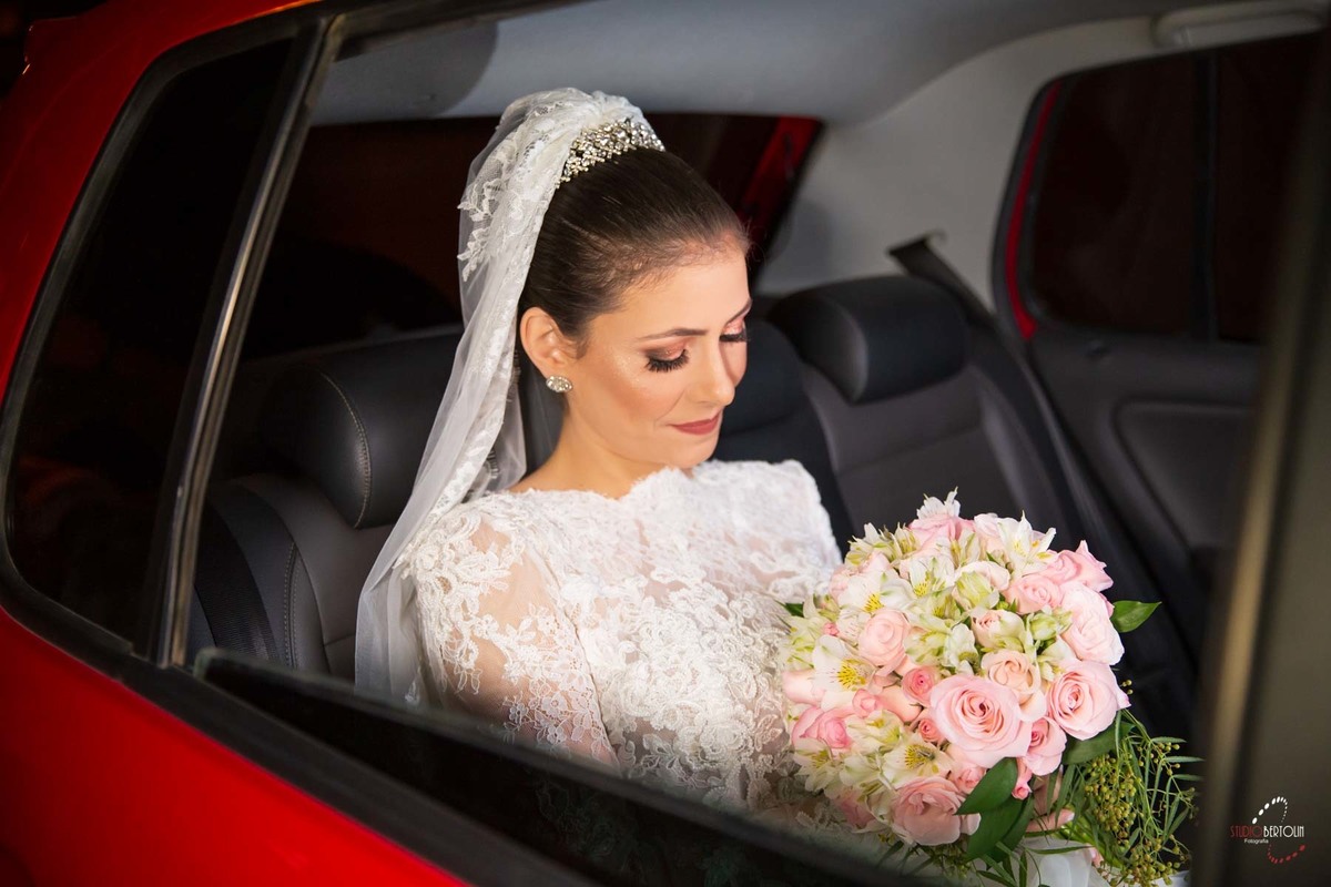 noiva no carro