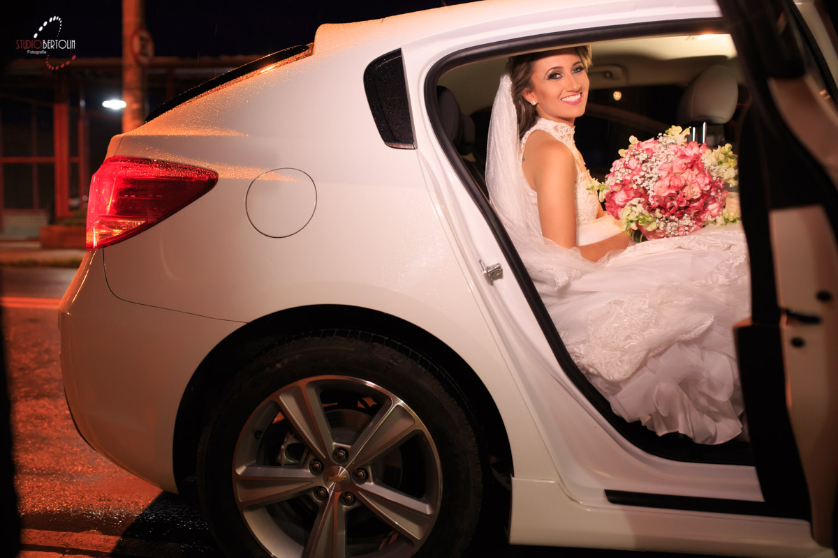 Noiva no carro