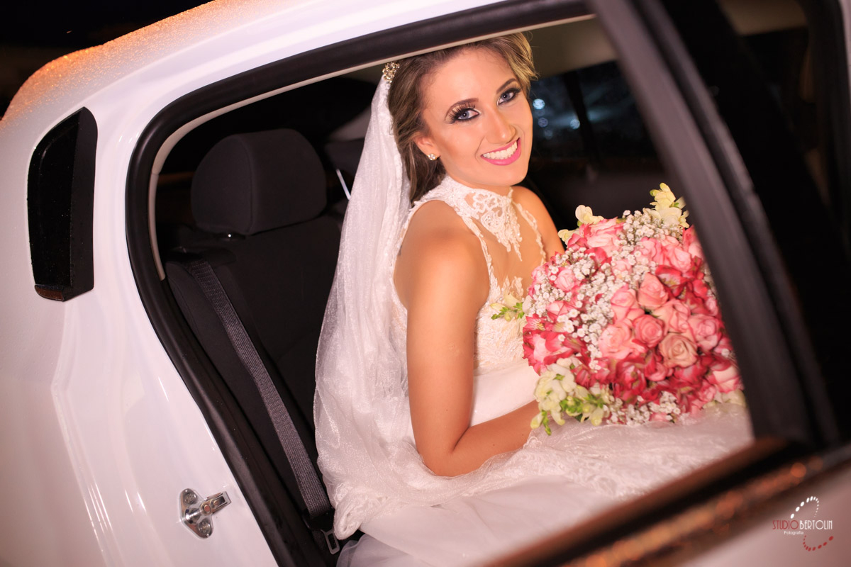 Noiva no carro