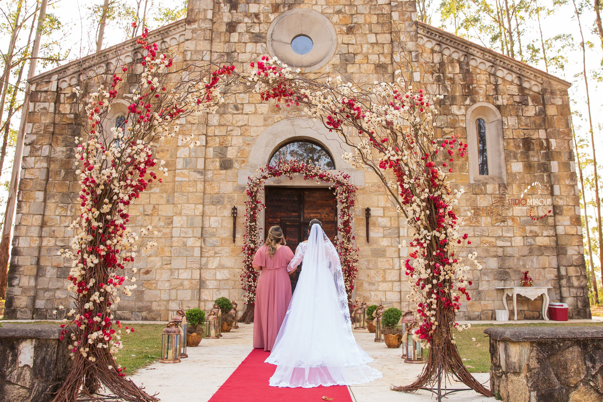 ENTRADA DA NOIVA IGREJA DE SÃO MIGUEL ARCANJO