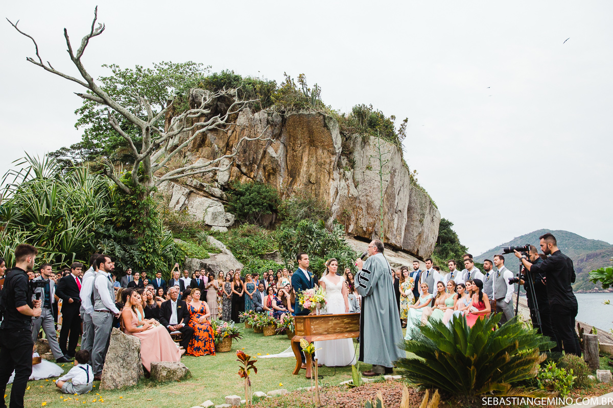 FOTOS CASAMENTO ZEFIRO EM NITEROI COM VISTA PARA O RJ
