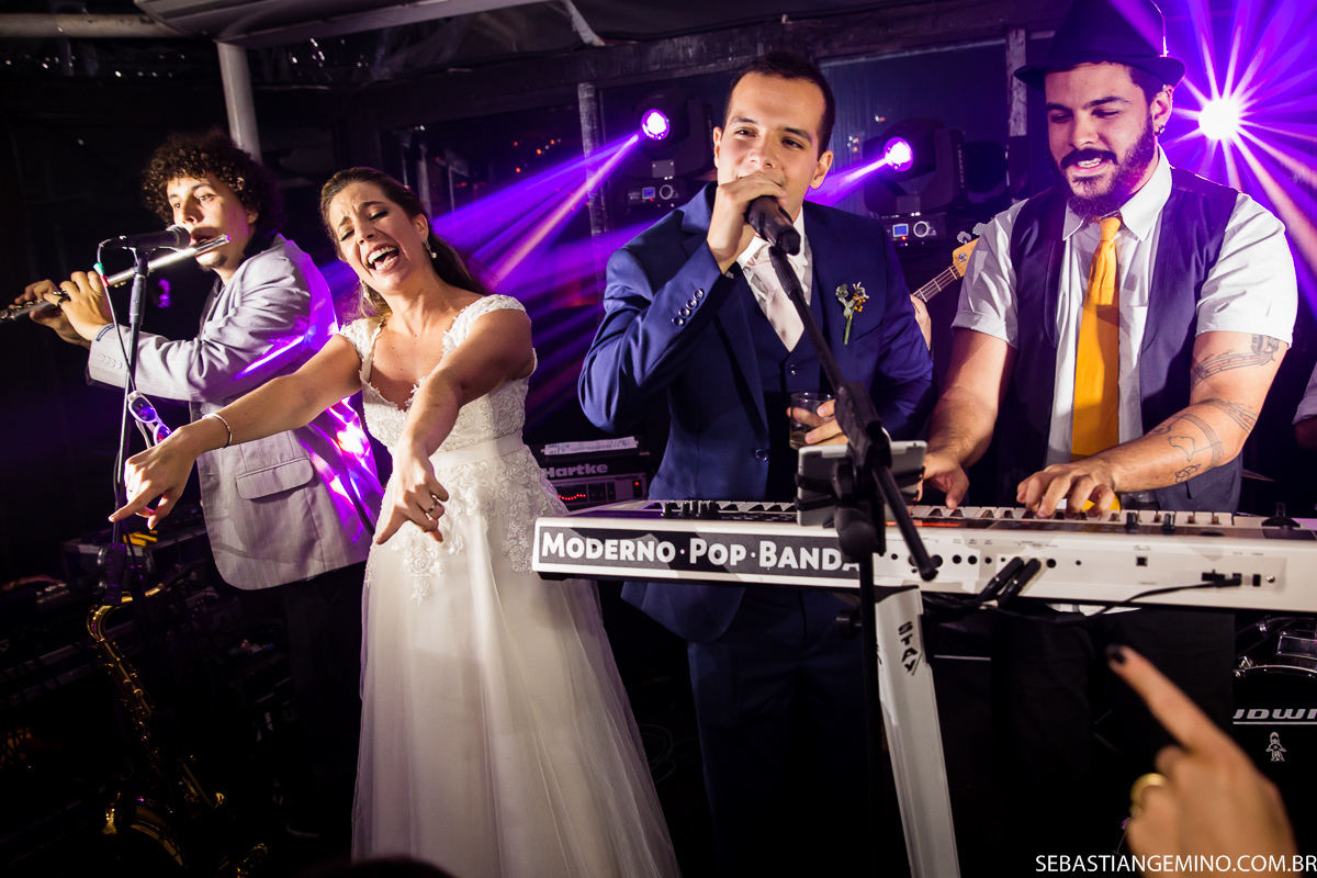 PISTA DE DANÇA ZEFIRO, COM MODERNO POP BANDA