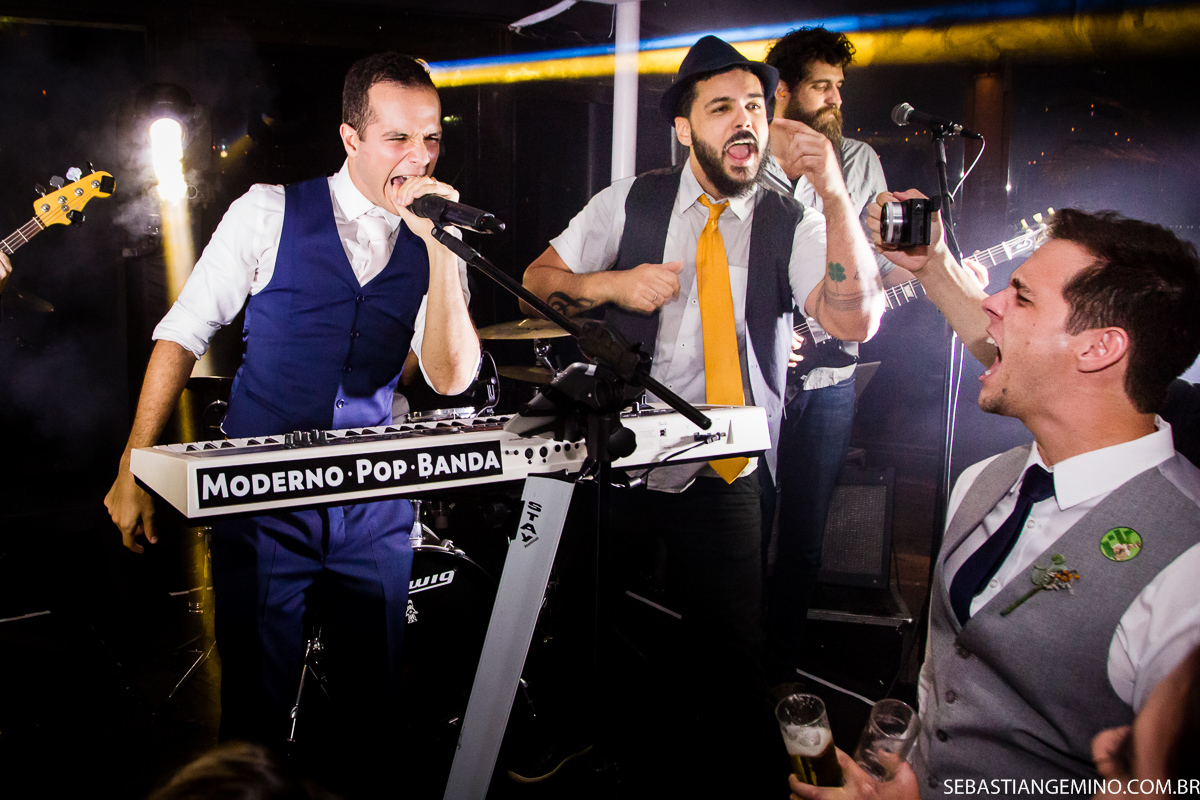 PISTA DE DANÇA ZEFIRO, COM MODERNO POP BANDA
