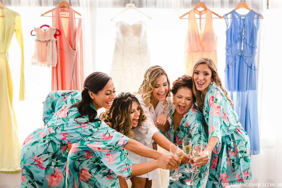 FOTOS NOIVA COM MADRINHAS NO MAKING OF EM NITERÓI