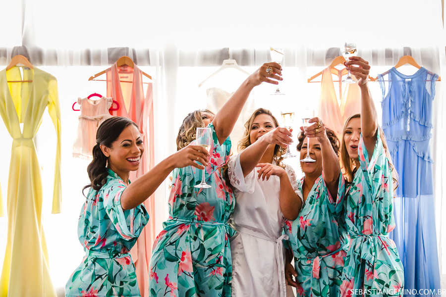 FOTOS NOIVA COM MADRINHAS NO MAKING OF EM NITERÓI