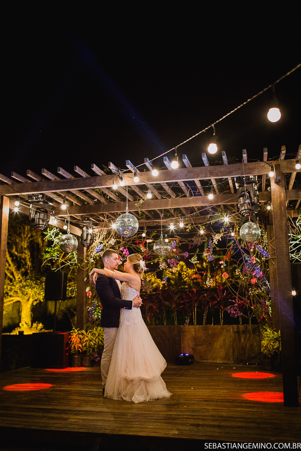 fotos de casamento de dia embaixo de arvore