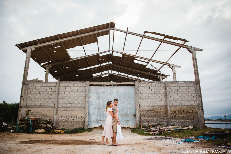 FOTOS DE ENSAIO PRE WEDDING COM ESTILO INDUSTRIAL RJ
